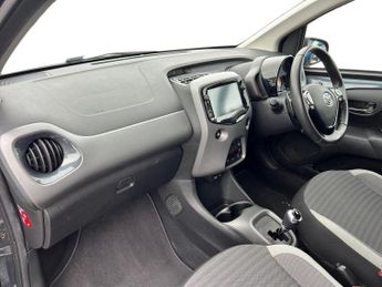 TOYOTA AYGO 1.0 Vvt-I X-Trend Funroof 5Dr Petrol X-Shift Euro 6 (71 Ps)