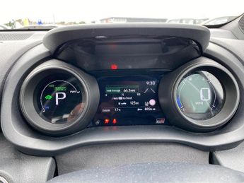 TOYOTA YARIS 1.5 Vvt-H Gr Sport Hatchback 5Dr Petrol Hybrid E-Cvt Euro 6 (S/S