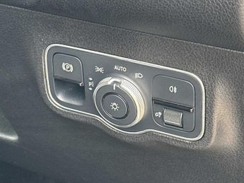 MERCEDES-BENZ GLB Glb 200 Amg Line Executive 5Dr 7G-Tronic