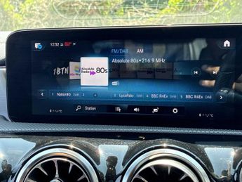 MERCEDES-BENZ CLA Cla 180 Amg Line Premium Plus 4Dr Tip Auto