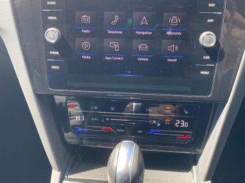 VOLKSWAGEN PASSAT 2.0 Tdi Evo R-Line Estate 5Dr Diesel Dsg Euro 6 (S/S) (150 Ps)