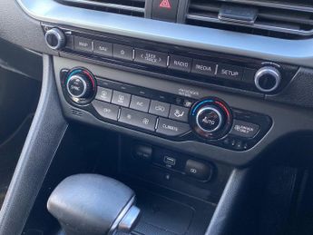 KIA NIRO 1.6 Gdi Hybrid 3 5Dr Dct