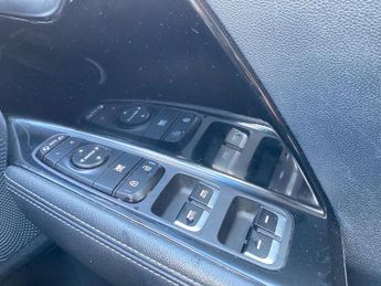 KIA NIRO 1.6 Gdi Hybrid 3 5Dr Dct