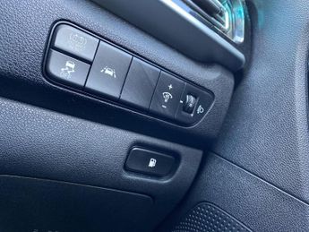 KIA NIRO 1.6 Gdi Hybrid 3 5Dr Dct