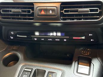CITROEN BERLINGO 50Kwh Flair Xtr M Mpv 5Dr Electric Auto (7.4Kw Charger) (136 Ps)