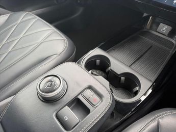 FORD MUSTANG MACH-E Standard Range 70Kwh Suv 5Dr Electric Automatic (269 Ps)