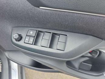 TOYOTA YARIS CROSS 1.5 Hybrid Design 5Dr Cvt
