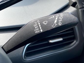 VOLKSWAGEN ID.3 Pro Performance 58Kwh Family Hatchback 5Dr Electric Auto (204 Ps