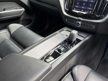 VOLVO XC60 2.0 B4D R Design 5Dr Awd Geartronic