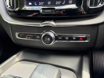 VOLVO XC60 2.0 B4D R Design 5Dr Awd Geartronic