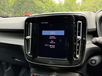 VOLVO XC40 1.5 T3 [163] R Design 5Dr Geartronic