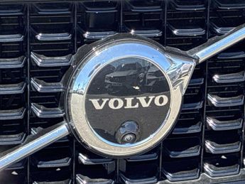 VOLVO XC60 2.0 B5P Plus Dark 5Dr Awd Geartronic