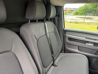VOLKSWAGEN ID. BUZZ 210Kw Commerce 79Kwh Auto