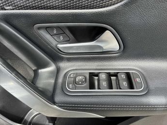 MERCEDES-BENZ A CLASS A200 Sport 5Dr Auto
