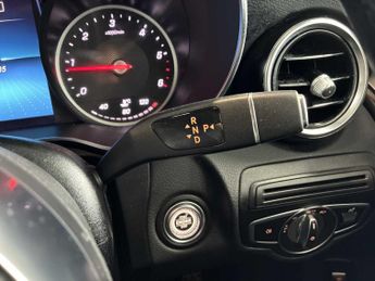 MERCEDES-BENZ GLC Glc 220D 4Matic Amg Line 5Dr 9G-Tronic