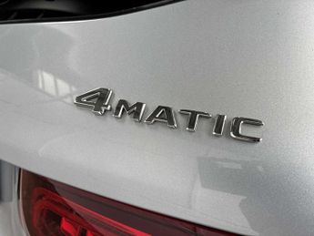 MERCEDES-BENZ GLC Glc 220D 4Matic Amg Line 5Dr 9G-Tronic