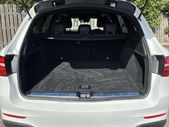 MERCEDES-BENZ GLC Glc 220D 4Matic Amg Line Premium 5Dr 9G-Tronic