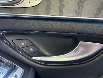 MERCEDES-BENZ GLC Glc 220D 4Matic Amg Line Premium 5Dr 9G-Tronic