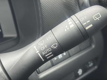 NISSAN JUKE 1.0 Dig-T N-Connecta 5Dr Dct