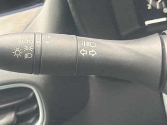 NISSAN JUKE 1.0 Dig-T N-Connecta 5Dr Dct