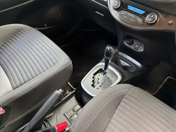 TOYOTA YARIS 1.5 Vvt-H Icon Tech Hatchback 5Dr Petrol Hybrid E-Cvt Euro 6 (S/