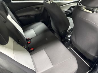 TOYOTA YARIS 1.5 Vvt-H Icon Tech Hatchback 5Dr Petrol Hybrid E-Cvt Euro 6 (S/