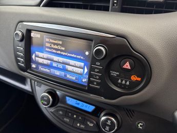 TOYOTA YARIS 1.5 Vvt-H Icon Tech Hatchback 5Dr Petrol Hybrid E-Cvt Euro 6 (S/