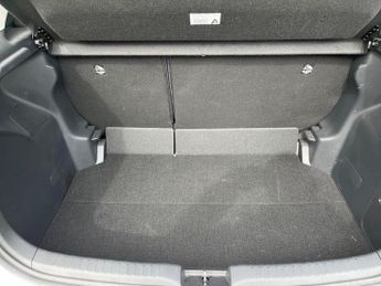 TOYOTA YARIS 1.5 Vvt-H Design Hatchback 5Dr Petrol Hybrid E-Cvt Euro 6 (S/S) 