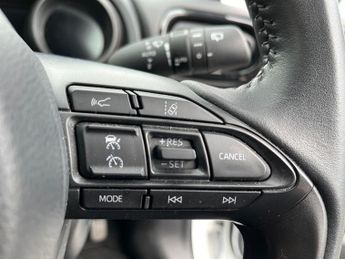 TOYOTA YARIS 1.5 Vvt-H Design Hatchback 5Dr Petrol Hybrid E-Cvt Euro 6 (S/S) 