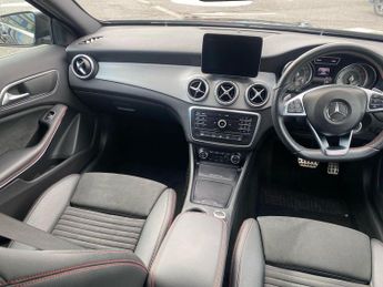 MERCEDES-BENZ GLA Gla 220D 4Matic Amg Line 5Dr Auto