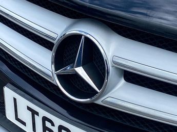 MERCEDES-BENZ GLA Gla 220D 4Matic Amg Line 5Dr Auto