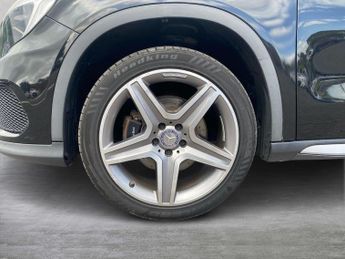 MERCEDES-BENZ GLA Gla 220D 4Matic Amg Line 5Dr Auto