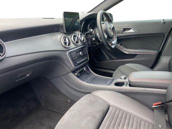 MERCEDES-BENZ GLA Gla 220D 4Matic Amg Line 5Dr Auto