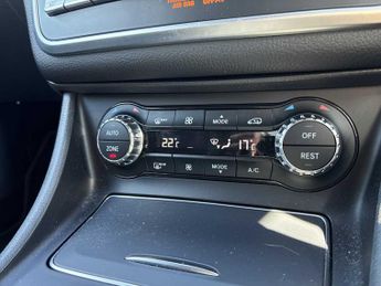 MERCEDES-BENZ GLA Gla 200D 4Matic Amg Line Premium 5Dr Auto