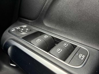 MERCEDES-BENZ EQB Eqb 250+ 140Kw Sport Executive 70.5Kwh 5Dr Auto