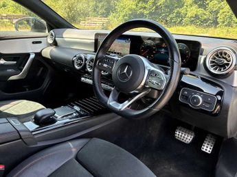 MERCEDES-BENZ CLA Cla 200 Amg Line Premium 4Dr Tip Auto