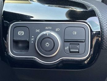 MERCEDES-BENZ CLA Cla 200 Amg Line Premium 4Dr Tip Auto