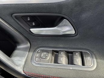 MERCEDES-BENZ CLA Cla 180 Amg Line Premium 4Dr Tip Auto