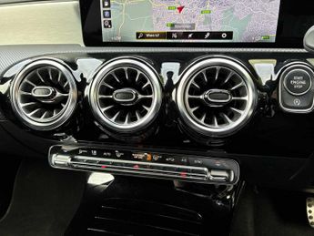 MERCEDES-BENZ CLA Cla 180 Amg Line Premium 4Dr Tip Auto