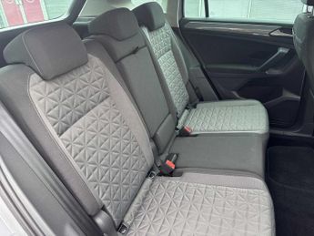 VOLKSWAGEN TIGUAN 1.5 Tsi 150 Life 5Dr Dsg