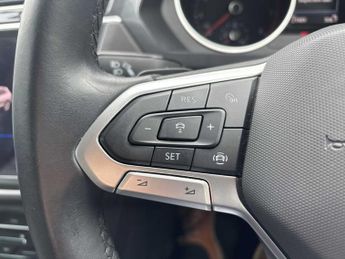 VOLKSWAGEN TIGUAN 1.5 Tsi 150 Life 5Dr Dsg