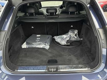 MERCEDES-BENZ EQE 350 4M 215Kw Amg Line Night Ed Prem+ 91Kwh 5Dr At