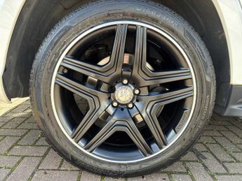 MERCEDES-BENZ GL CLASS Gl350 Bluetec Amg Sport 5Dr Tip Auto