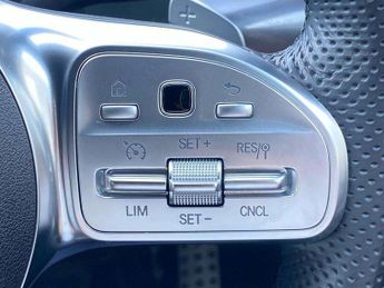 MERCEDES-BENZ EQC Eqc 400 300Kw Amg Line Edition 80Kwh 5Dr Auto
