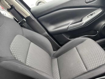 NISSAN JUKE 1.0 Dig-T Acenta Premium 5Dr Dct