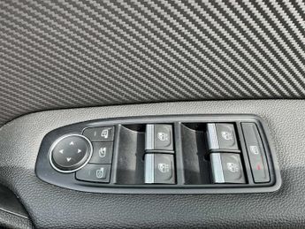 RENAULT CAPTUR 1.3 Tce 140 R.S. Line 5Dr Edc