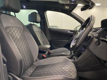 VOLKSWAGEN TIGUAN 2.0 Tdi R-Line Suv 5Dr Diesel Dsg 4Motion Euro 6 (S/S) (150 Ps)