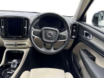 VOLVO XC40 2.0 B3P Plus Dark 5Dr Auto