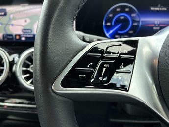 MERCEDES-BENZ EQB Eqb 250+ 140Kw Sport Executive 70.5Kwh 5Dr Auto