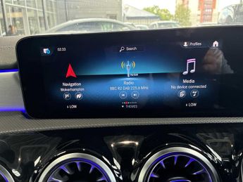 MERCEDES-BENZ CLA Cla 220D Amg Line Premium + Night Ed 5Dr Tip Auto